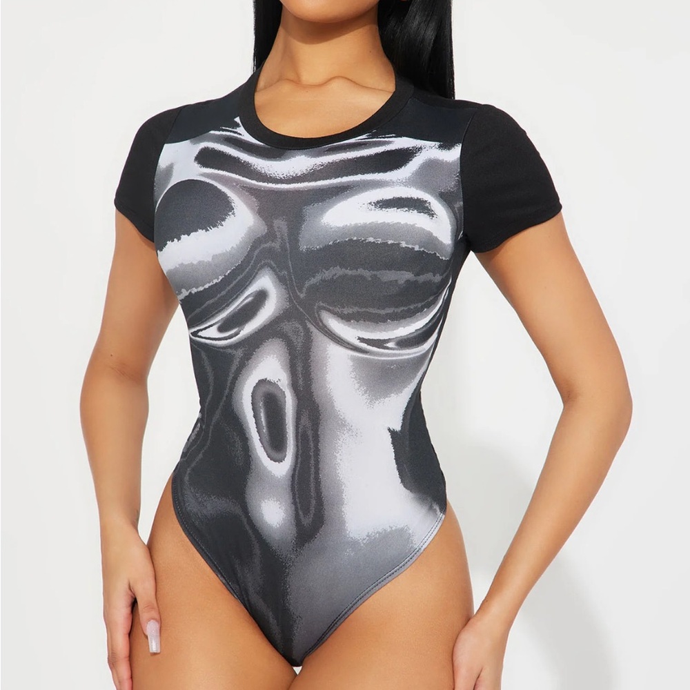 BADDIE FEVER SHORT SLEEVE BODYSUIT